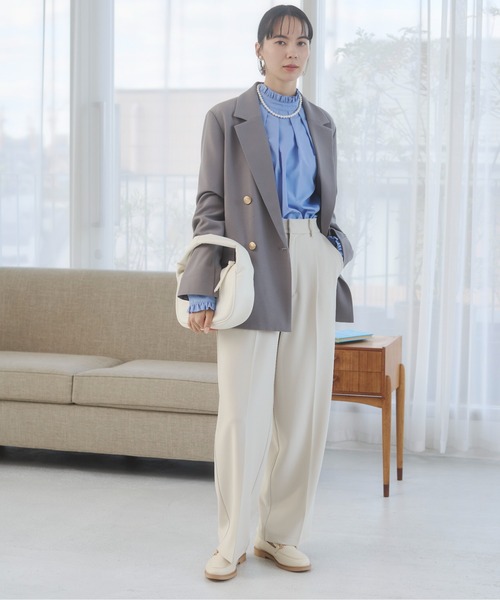 ANGIE（アンジー）の「【オケージョン対応 / セレモニー対応 / セットアップ対応】タック センタープレス ワイド ストレートパンツ（スラックス・レディース・アイボリー/ブラック・MEDIUM/LARGE）」の5枚目の写真