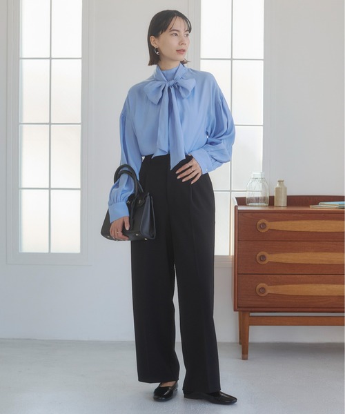 ANGIE（アンジー）の「【オケージョン対応 / セレモニー対応 / セットアップ対応】タック センタープレス ワイド ストレートパンツ（スラックス・レディース・アイボリー/ブラック・MEDIUM/LARGE）」の18枚目の写真