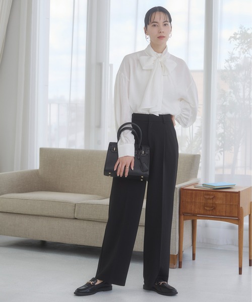 ANGIE（アンジー）の「【オケージョン対応 / セレモニー対応 / セットアップ対応】タック センタープレス ワイド ストレートパンツ（スラックス・レディース・アイボリー/ブラック・MEDIUM/LARGE）」の19枚目の写真