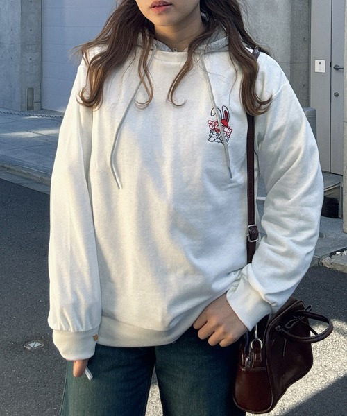 AS KNOW AS plus(アズノゥアズプラス)の「○キャラクターデザインスウェットプルオーバー(おばけ・うさぎ・ハンバーガー)(スウェット・レディース・スミクロ/オートミール/ネイビー/アイボリー/ピンク系/ベージュ系/グレー系・FREE)」の20枚目の写真
