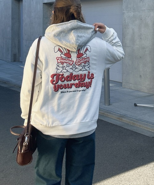 AS KNOW AS plus(アズノゥアズプラス)の「○キャラクターデザインスウェットプルオーバー(おばけ・うさぎ・ハンバーガー)(スウェット・レディース・スミクロ/オートミール/ネイビー/アイボリー/ピンク系/ベージュ系/グレー系・FREE)」の22枚目の写真