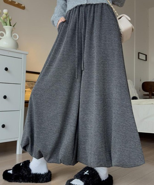 SallyLunn(サリーラン)の「バルーンワイドパンツ(その他パンツ・レディース・ホワイト/グレー/スミクロ・MEDIUM/LARGE)」の3枚目の写真