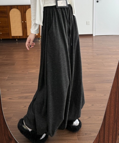 SallyLunn(サリーラン)の「バルーンワイドパンツ(その他パンツ・レディース・ホワイト/グレー/スミクロ・MEDIUM/LARGE)」の4枚目の写真