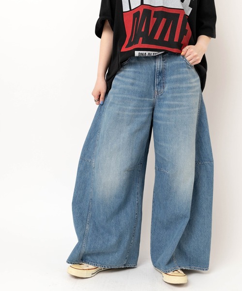 RNA(アールエヌエー)の「R4435 ダイナミックバギー(デニムパンツ・レディース・レオパード/ライトインディゴブルー・MEDIUM)」の1枚目の写真