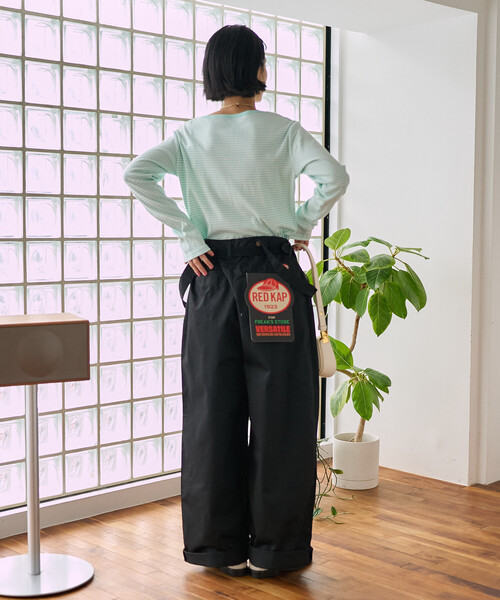 FREAK'S STORE(フリークスストア)の「RED KAP × FREAK'S STORE/レッドキャップ 別注 サスペンダー付き ビッグ 2タック ツイルパンツ<セットアップ対応>/チノパンツ/チノ サロペ/サロペット(チノパンツ・レディース・ベージュ/オリーブ/ブラック・フリ-)」の4枚目の写真