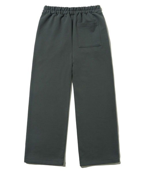 BROWNBREATH（ブラウンブレス）の「BB TAG WIDE FIT SWEAT PANTS - DARK GREEN（スウェットパンツ・レディース・その他・S/M/L/XL）」の2枚目の写真