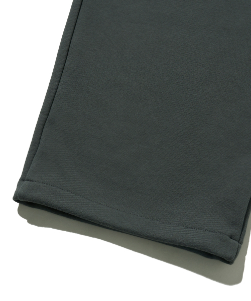 BROWNBREATH（ブラウンブレス）の「BB TAG WIDE FIT SWEAT PANTS - DARK GREEN（スウェットパンツ・レディース・その他・S/M/L/XL）」の6枚目の写真