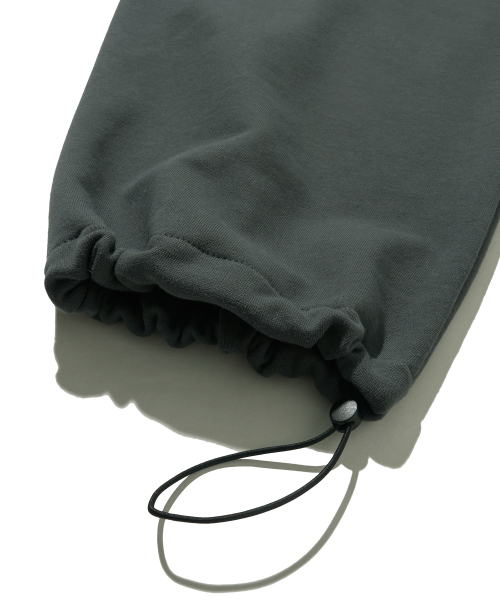 BROWNBREATH（ブラウンブレス）の「BB TAG WIDE FIT SWEAT PANTS - DARK GREEN（スウェットパンツ・レディース・その他・S/M/L/XL）」の8枚目の写真