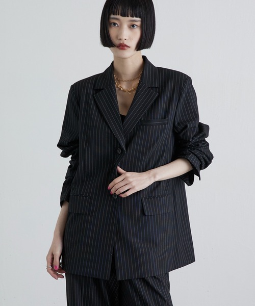 Lui's（ルイス）の「後ろファスナーシングルジャケット（テーラードジャケット・レディース・ブラック系その他/ブラック/ネイビー・FREE）」の2枚目の写真