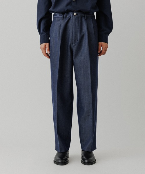 ADAM ET ROPE'(アダムエロペ)の「【NIKKE】ワイド イージー デニム スラックス / ADAM ET ROPE' JEANS -GRID-(スラックス・メンズ・ブラック系その他2/ブラック/ネイビー・L/M/S)」の4枚目の写真