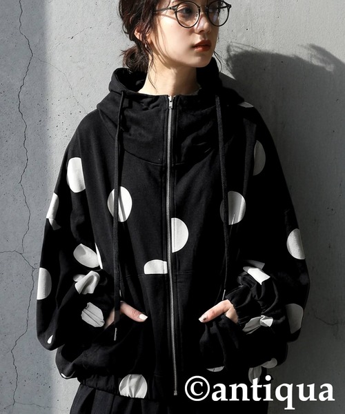 antiqua（アンティカ）の「ドット柄 裏毛 ジップパーカー（パーカー・レディース・ブラック・ONESIZE）」の2枚目の写真