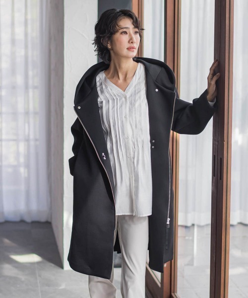 la.f…（ラエフ）の「【WEB限定】”春まで着られる”2wayダンボールコート（その他アウター・レディース・ライトグレー/ブラック・9号）」の2枚目の写真