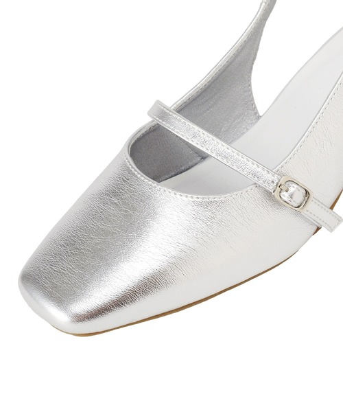 earth music&ecology(アースミュージックアンドエコロジー)の「ベルトミュールパンプス(パンプス・レディース・シルバー/ブラック・S/L/M)」の20枚目の写真