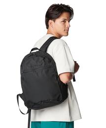 UNDER ARMOUR（アンダーアーマー）の「UAライトデー バックパック（ライフスタイル/メンズ/レディース）（バックパック/リュック）」
