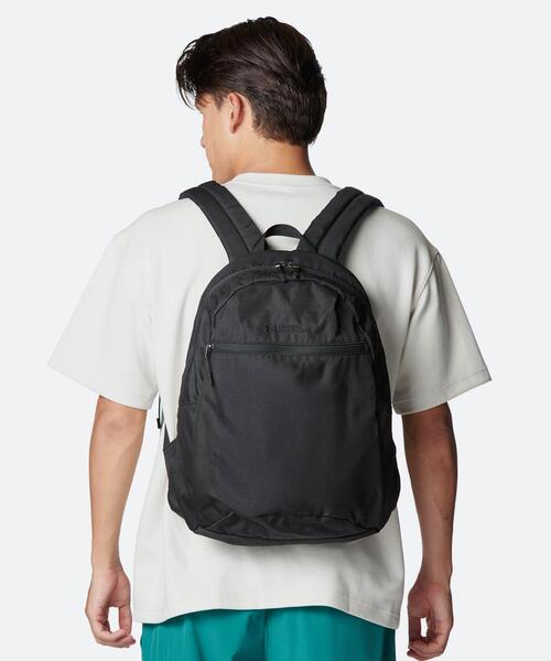 UNDER ARMOUR(アンダーアーマー)の「UAライトデー バックパック(ライフスタイル/メンズ/レディース)(バックパック/リュック・レディース・ブラック・ONESIZE)」の2枚目の写真