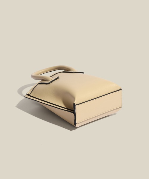 E'POR(エポール)の「【E'POR】【WEB限定】Ree BAG Mini/超軽量・26SS(ショルダーバッグ・レディース・ブラック/ベージュ系その他3/ライトグレー/ラベンダー/グリーン系その他/ベージュ・FREE)」の14枚目の写真
