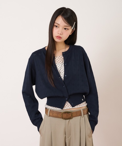 hazyl（ヘイジル）の「eyelet cardigan / アイレットカーディガン（ニット/セーター・レディース・レッド/ネイビー・フリー）」の3枚目の写真