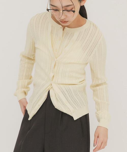 KBF（ケイビーエフ）の「ダブルフロントニット（ニット/セーター・レディース・レッド/アイボリー/チャコールグレー・ONE）」の2枚目の写真