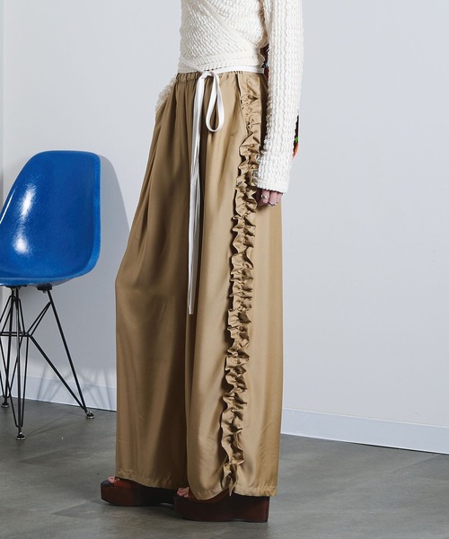 ROSE BUD（ローズバッド）の「(mici)SIDE FRILL PANTS（その他パンツ・レディース・ベージュ/ブラック・S/M）」の13枚目の写真