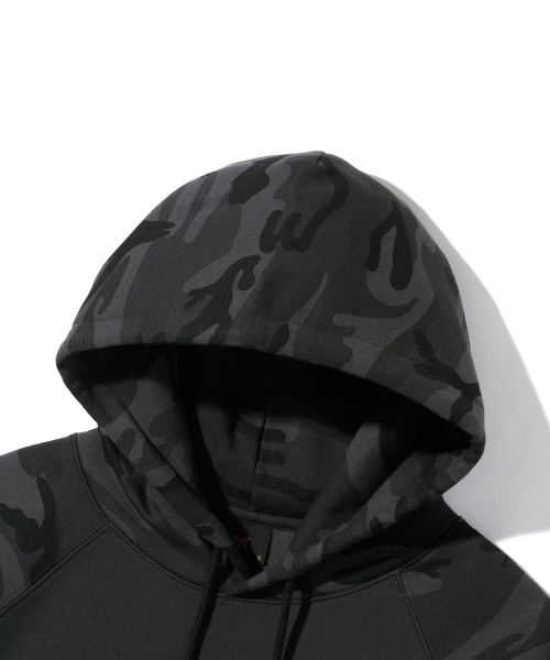 BROWNBREATH（ブラウンブレス）の「TAG CAMO RAGLAN HOODIE - BLACK（パーカー・レディース・その他・S/M/L/XL）」の3枚目の写真