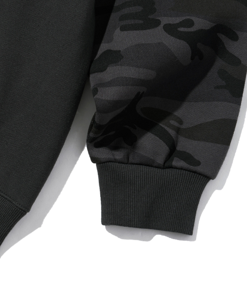 BROWNBREATH（ブラウンブレス）の「TAG CAMO RAGLAN HOODIE - BLACK（パーカー・レディース・その他・S/M/L/XL）」の5枚目の写真