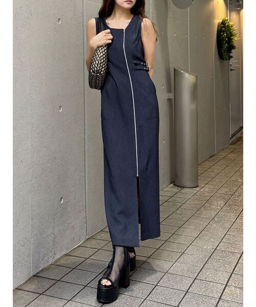 MURUA（ムルーア）の「デニムライクワンピース（ワンピース・レディース・インディゴブルー/ブラック・2/1）」の2枚目の写真