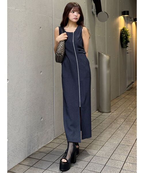 MURUA（ムルーア）の「デニムライクワンピース（ワンピース・レディース・インディゴブルー/ブラック・2/1）」の12枚目の写真