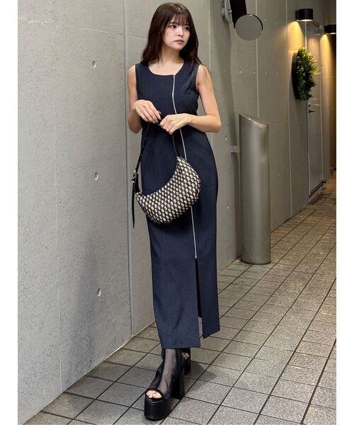 MURUA（ムルーア）の「デニムライクワンピース（ワンピース・レディース・インディゴブルー/ブラック・2/1）」の13枚目の写真