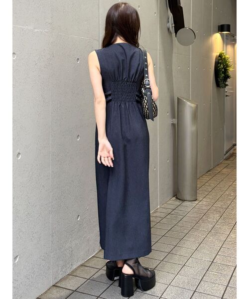 MURUA（ムルーア）の「デニムライクワンピース（ワンピース・レディース・インディゴブルー/ブラック・2/1）」の15枚目の写真