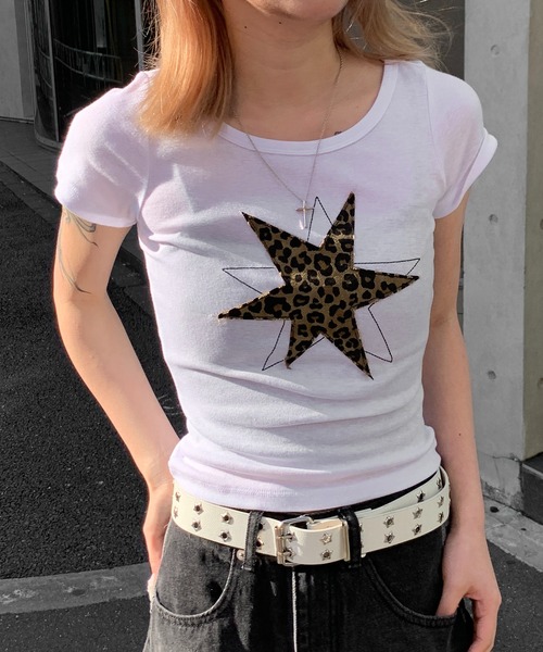 lilful(リルフル)の「【26年春夏新作】アソートデザイン クロップドピチT ビジュー ラインストーン スタッズ(Tシャツ/カットソー・レディース・グレー系その他3/ブラック系その他3/ホワイト系その他3/グレー/ブラック系その他/ホワイト系その他2/ブラック/グレー系その他/ブラック系その他2/ホワイト/ホワイト系その他/グレー系その他2/ホワイト系その他4/ブラック系その他4・F)」の3枚目の写真