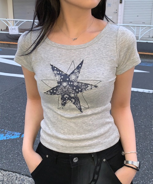 lilful(リルフル)の「【26年春夏新作】アソートデザイン クロップドピチT ビジュー ラインストーン スタッズ(Tシャツ/カットソー・レディース・グレー系その他3/ブラック系その他3/ホワイト系その他3/グレー/ブラック系その他/ホワイト系その他2/ブラック/グレー系その他/ブラック系その他2/ホワイト/ホワイト系その他/グレー系その他2/ホワイト系その他4/ブラック系その他4・F)」の12枚目の写真