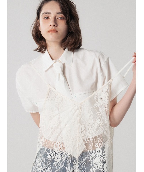 ELCHELE(エルチェレ)の「NECKTIE WITH CROPPED SHIRT(シャツ/ブラウス・レディース・ライトブルー/ピンク/オフホワイト・FREE)」の1枚目の写真