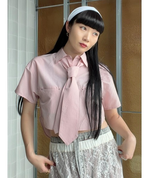 ELCHELE(エルチェレ)の「NECKTIE WITH CROPPED SHIRT(シャツ/ブラウス・レディース・ライトブルー/ピンク/オフホワイト・FREE)」の15枚目の写真