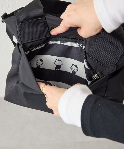 ear PAPILLONNER(イアパピヨネ)の「【HELLO KITTY(ハローキティ)×ear】樹脂パーツトートバッグSサイズ(トートバッグ・レディース・ブラック・FREE)」の3枚目の写真