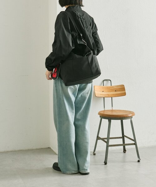 ear PAPILLONNER(イアパピヨネ)の「【HELLO KITTY(ハローキティ)×ear】樹脂パーツトートバッグSサイズ(トートバッグ・レディース・ブラック・FREE)」の12枚目の写真