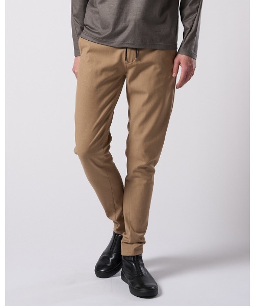 wjk（ダヴルジェイケイ）の「3D banana slim pants（チノパンツ・メンズ・ブラック/ベージュ・SMALL/MEDIUM/LARGE/X-LARGE）」の5枚目の写真
