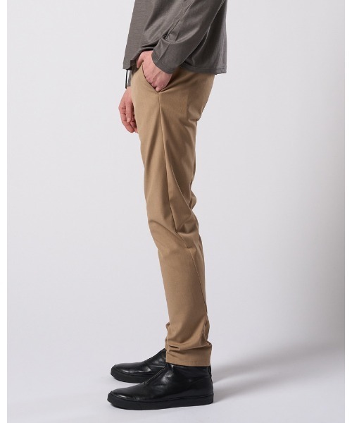wjk（ダヴルジェイケイ）の「3D banana slim pants（チノパンツ・メンズ・ブラック/ベージュ・SMALL/MEDIUM/LARGE/X-LARGE）」の6枚目の写真