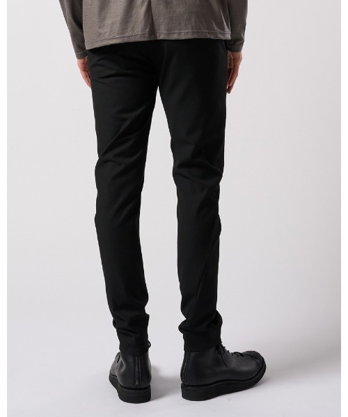wjk（ダヴルジェイケイ）の「3D banana slim pants（チノパンツ・メンズ・ブラック/ベージュ・SMALL/MEDIUM/LARGE/X-LARGE）」の11枚目の写真
