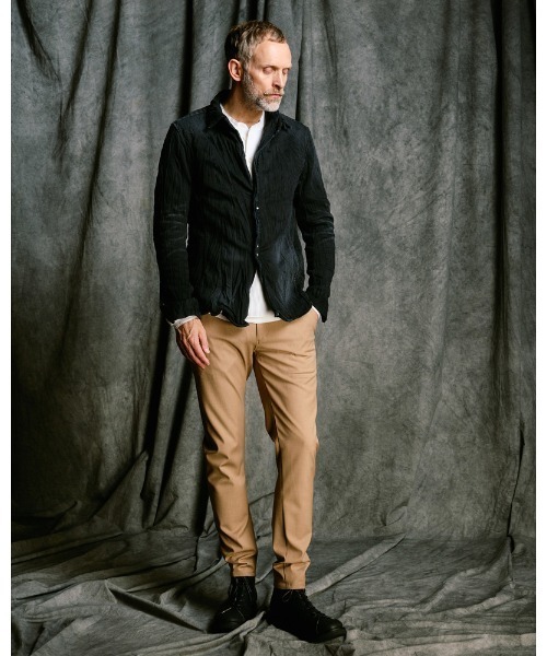 wjk（ダヴルジェイケイ）の「3D banana slim pants（チノパンツ・メンズ・ブラック/ベージュ・SMALL/MEDIUM/LARGE/X-LARGE）」の13枚目の写真