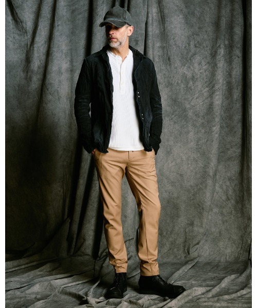 wjk（ダヴルジェイケイ）の「3D banana slim pants（チノパンツ・メンズ・ブラック/ベージュ・SMALL/MEDIUM/LARGE/X-LARGE）」の14枚目の写真