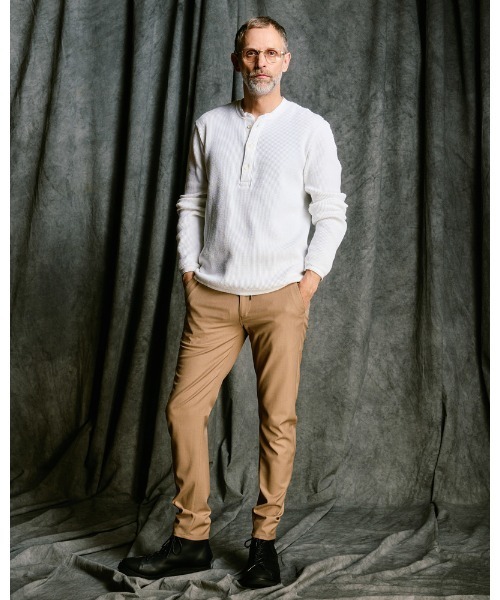 wjk（ダヴルジェイケイ）の「3D banana slim pants（チノパンツ・メンズ・ブラック/ベージュ・SMALL/MEDIUM/LARGE/X-LARGE）」の15枚目の写真