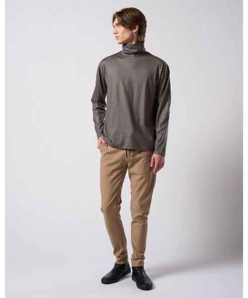 wjk（ダヴルジェイケイ）の「3D banana slim pants（チノパンツ・メンズ・ブラック/ベージュ・SMALL/MEDIUM/LARGE/X-LARGE）」の16枚目の写真