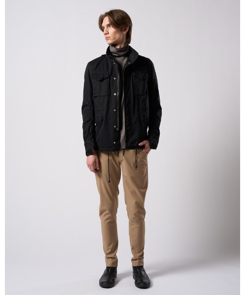 wjk（ダヴルジェイケイ）の「3D banana slim pants（チノパンツ・メンズ・ブラック/ベージュ・SMALL/MEDIUM/LARGE/X-LARGE）」の17枚目の写真
