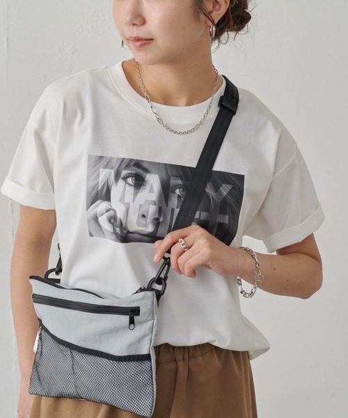 COLONY 2139（コロニートゥーワンスリーナイン）の「MANYQUIET ロゴTシャツ（Tシャツ/カットソー・レディース・ライトグレー/ホワイト/ブラック・FREE）」の4枚目の写真