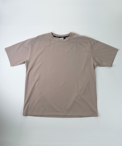 T-MAC OUTING(ティーマック アウティング)の「接触冷感 冷感ポンチ 筆記体ロゴ刺繍 半袖Tシャツ(Tシャツ/カットソー・メンズ・ホワイト/ブラック/グレイッシュベージュ・M/LL/L)」の3枚目の写真