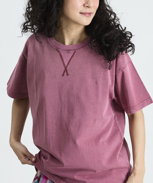 Freada(フリーダ)の「Freada/フリーダ Vガゼット ヴィンテージライク クルーネック Tシャツ(Tシャツ/カットソー・レディース・ワインレッド/イエロー/ダークグレー・ONE SIZE)」の6枚目の写真