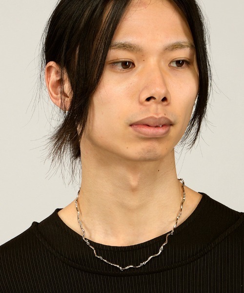 NO ID.(ノーアイディ)の「an2088-ウェーブチェーンネックレス(858170-476A)(ネックレス・メンズ・シルバー・ONE SIZE)」の5枚目の写真