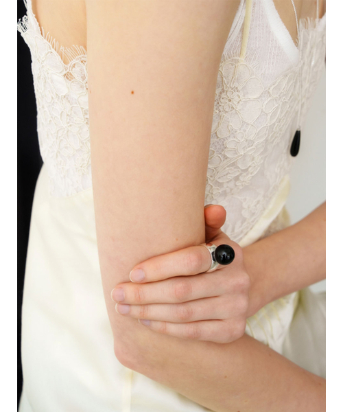 LOVE ME MONSTER(ラブミーモンスター)の「Bold Mood Gem Ring_2COL (L261MRI030)(リング・レディース・ブラック/ホワイト・13/11)」の7枚目の写真