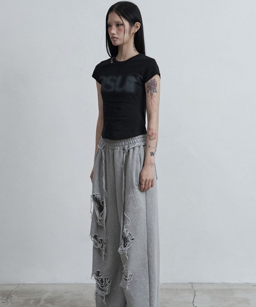 as you are(アズユーアー)の「ASUR/ピアッシングTシャツ(Tシャツ/カットソー・レディース・ブラック/ホワイト/チャコールグレー・FREE)」の12枚目の写真