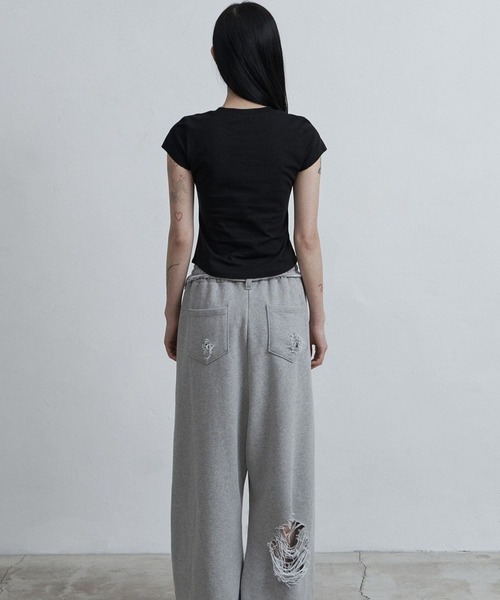 as you are(アズユーアー)の「ASUR/ピアッシングTシャツ(Tシャツ/カットソー・レディース・ブラック/ホワイト/チャコールグレー・FREE)」の13枚目の写真